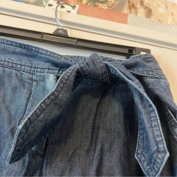 Trina Turk Serenity Tie-Front Paper Bag Chambray Denim Shorts Size 6 - Picture 6 of 10